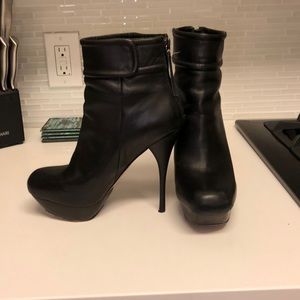 L.A.M.B. Black leather Platform bootie heels